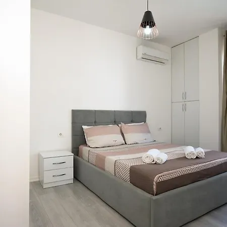 Elegant & Cozy 1-bdr Hideaway Appartamento Tirana