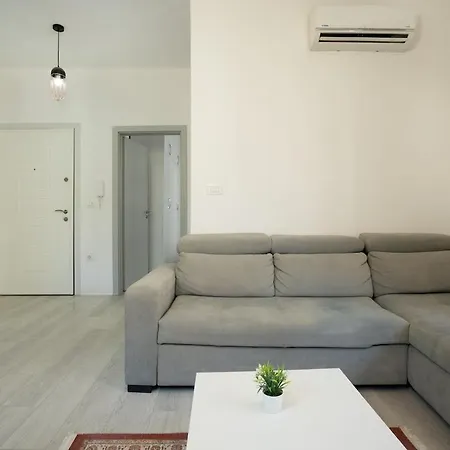Appartamento Elegant & Cozy 1-bdr Hideaway Tirana