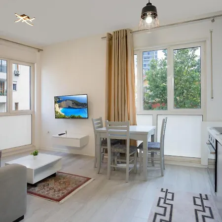 Elegant & Cozy 1-bdr Hideaway * Tirana