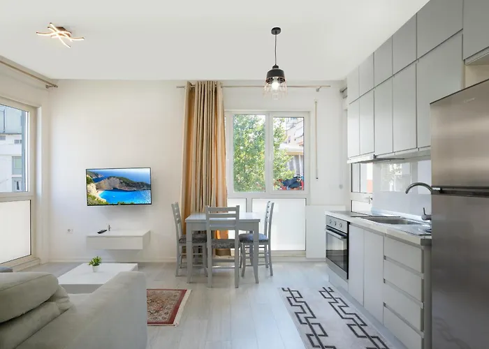 Elegant & Cozy 1-bdr Hideaway * ティラナ