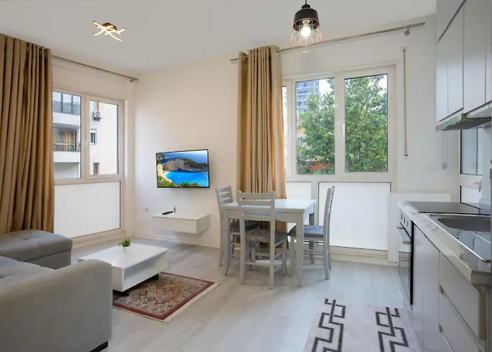 Elegant & Cozy 1-bdr Hideaway * ティラナ