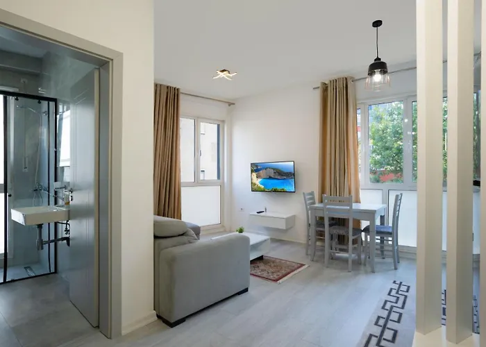 Elegant & Cozy 1-bdr Hideaway ティラナ