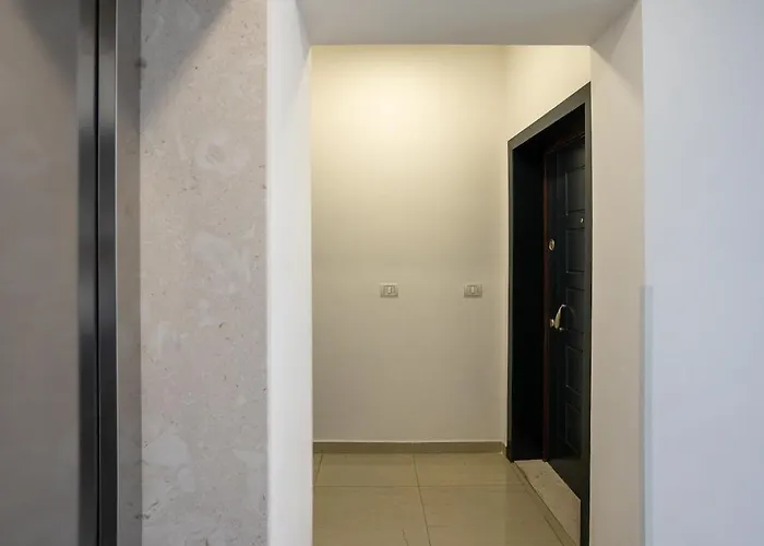 Elegant & Cozy 1-bdr Hideaway アパート ティラナ